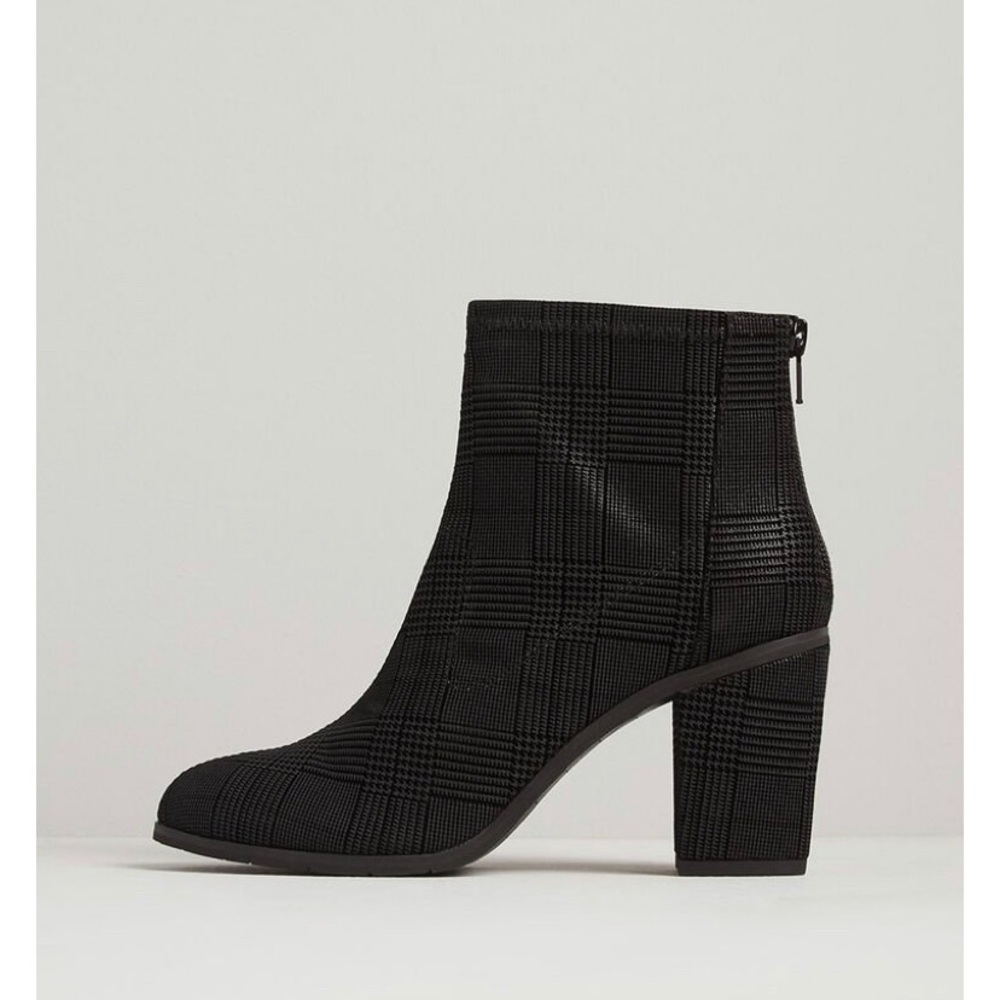 Modcloth Back booties Vegan Leather